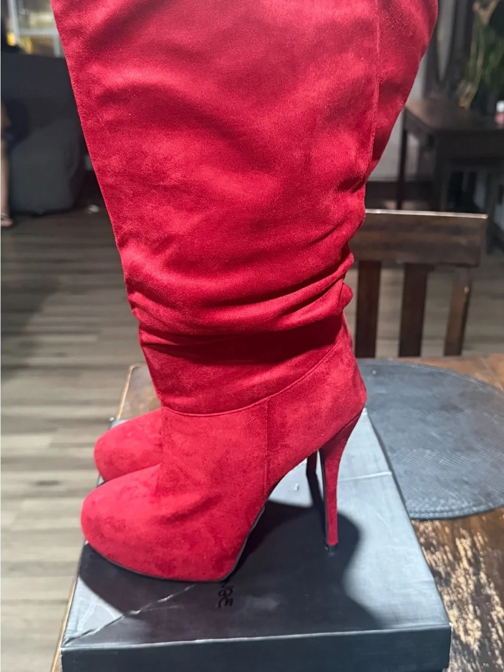 Women's Over-the-Knee Red Suede Stretch Boots